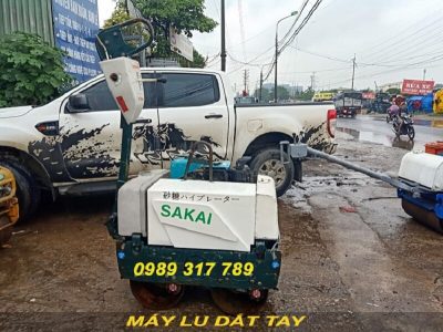 máy lu dắt tay